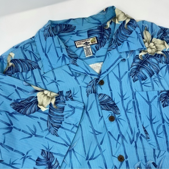 Caribbean Joe Other - Caribbean Joe Men’s Hawaiian Shirt‎ Blue W.White Lotus Flower Wood Buttons Sz.XL